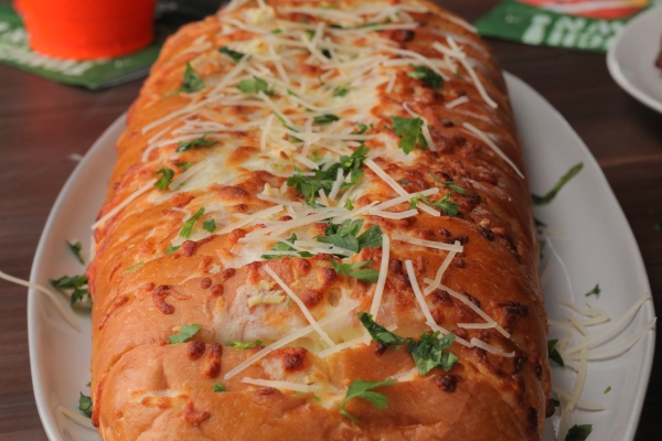 Cheesy Hasselback Garlic Bread-post