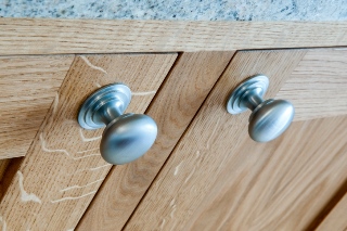 Kitchen cupboard knobs