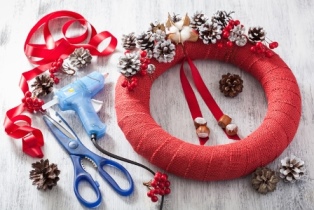 diy holiday wreath